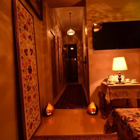 Hotel Subrosa